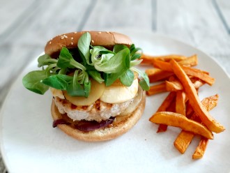 Luxuriös Hamburger, Kalbfleisch, Birne mit Honig, Cheddar Vintage, Feldsalat